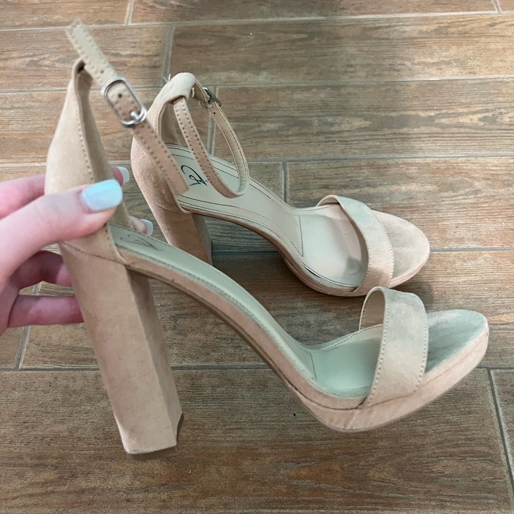 Windsor Nude Heels